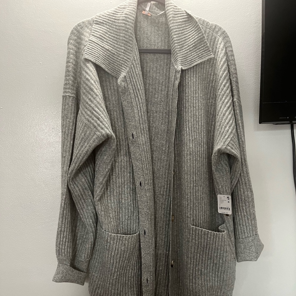 Free people button down sweater BNWT hand wash 51% nylon 37%acrylic 6% wool